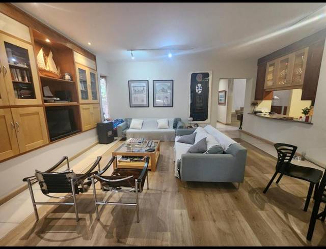 6 BEDROOM HOUSE FOR SALE IN MUCKLENEUK